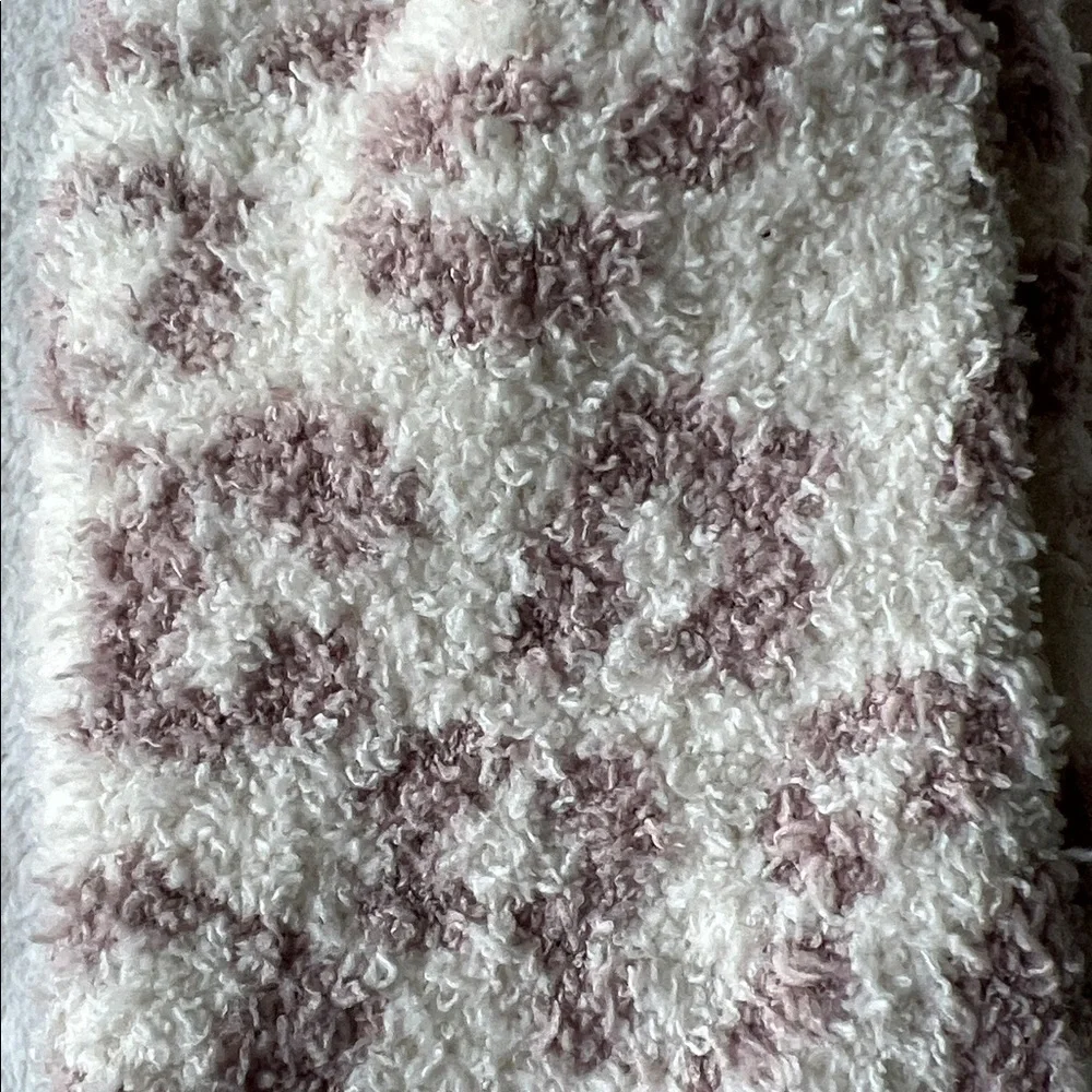 Barefoot Dreams CozyChic Cream/Stone Socks - Picture 7 of 8